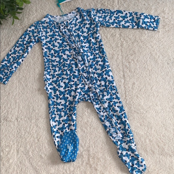 NWT Posh Peanut Ruffled Footie Nayeli 6-9M Blue Butterflies - Picture 5 of 9